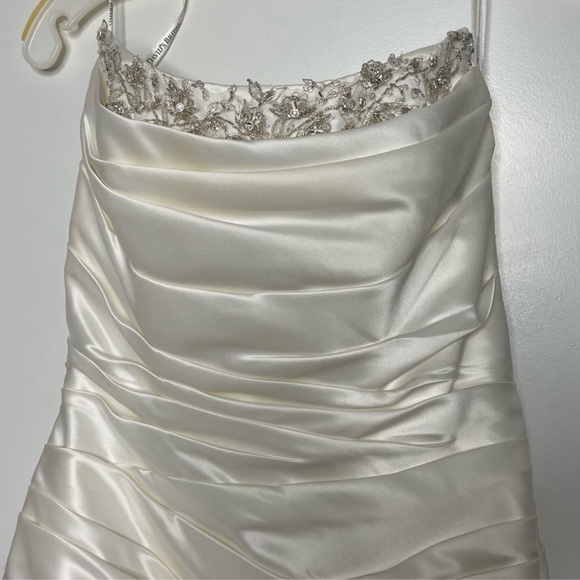David's Bridal Strapless Wedding Dress Style WG9828 Ivory Size 8 - Picture 3 of 14